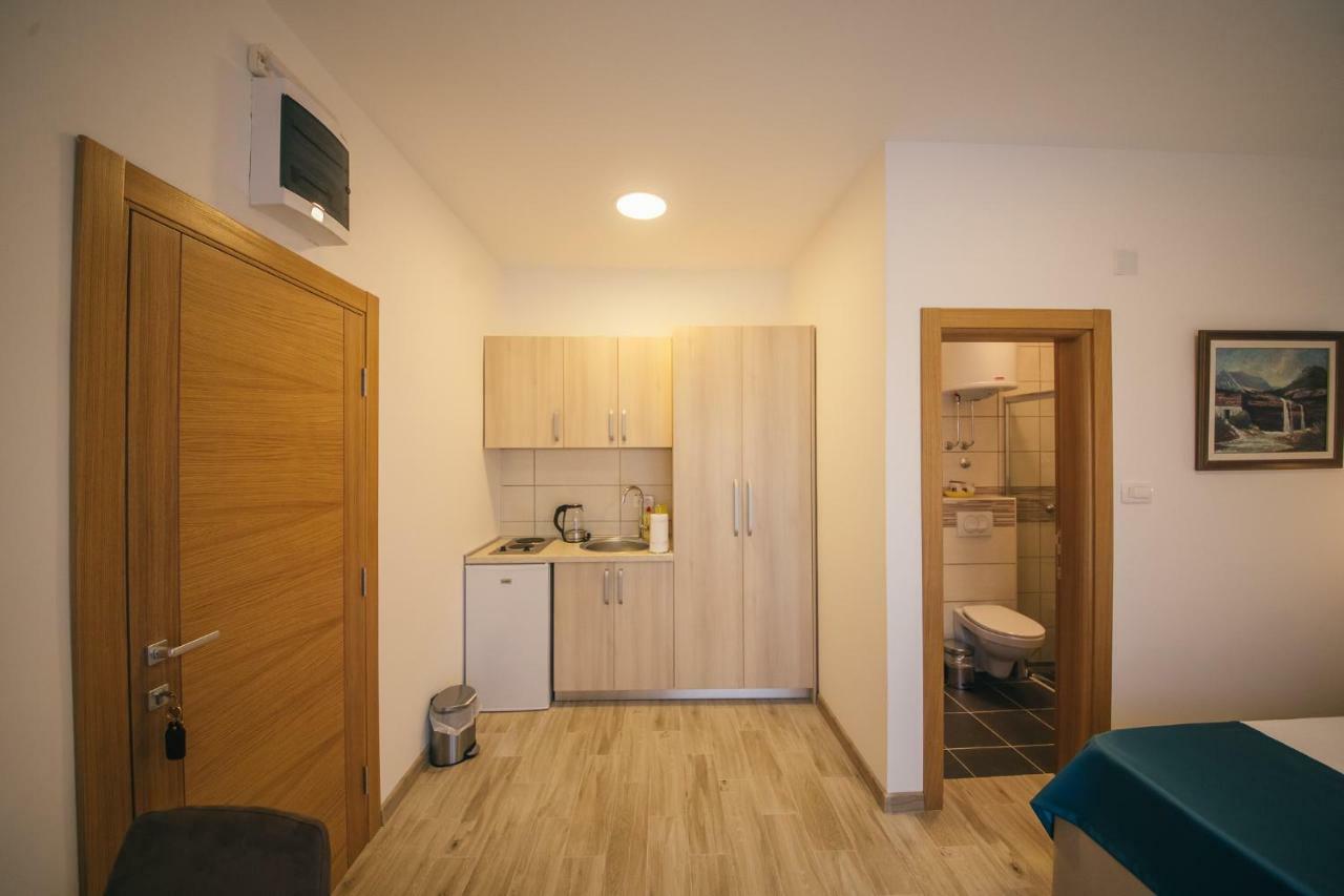 Apartments Vojislav Virpazar Exterior foto